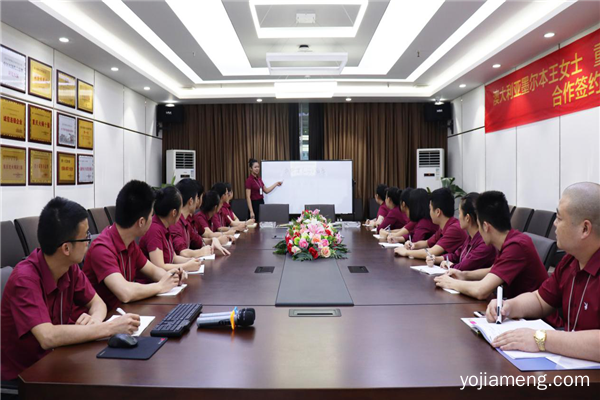 重庆火锅加盟哪个品牌好？龙江码头老火锅创业低