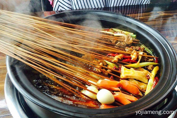 火锅串串行业的全新品牌 签年时光串串香加盟条件是什么