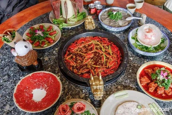 加盟成都里巴蜀火锅为你分析：开巴蜀火锅店技巧