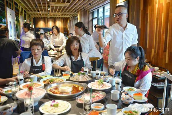 本地人都要去打卡的成都火锅：麻辣空间清油火锅！