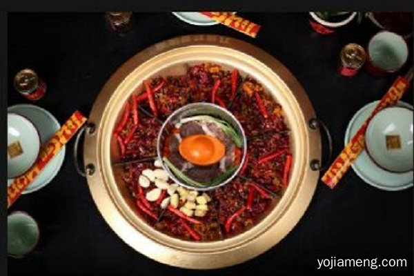 传统的毛肚火锅以牛的毛肚为主