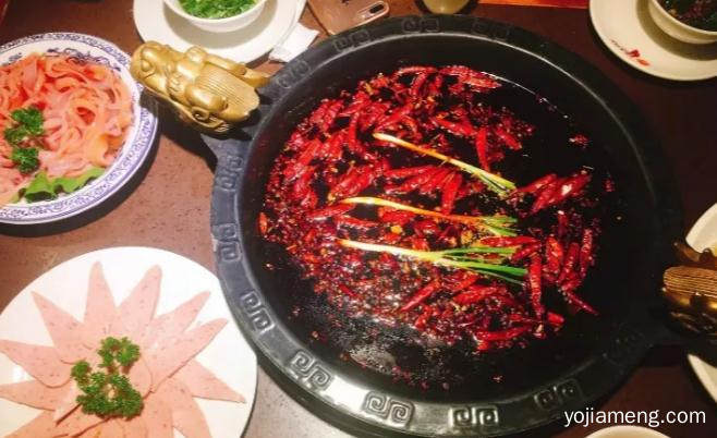 团圆，是一群人的火锅