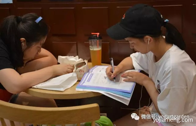 凯德MALL生意火的冰淇淋店