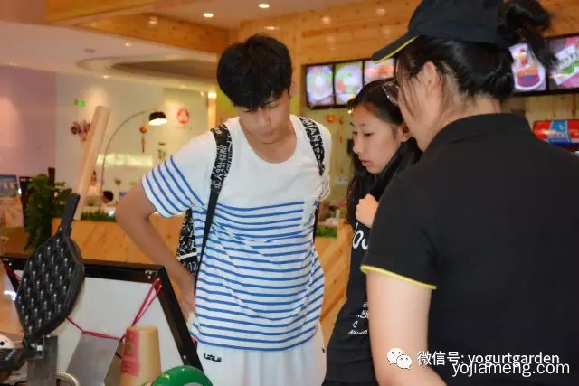 凯德MALL生意火的冰淇淋店