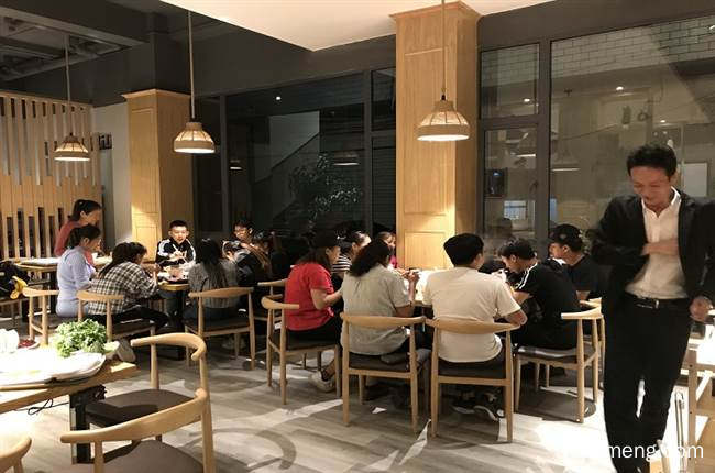 火锅店桌椅摆放与营业额的关系你知道吗，可以了解一下？
