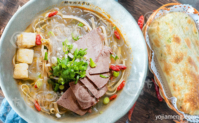 鼎四方鲜牛肉大骨汤的做法，值得看！
