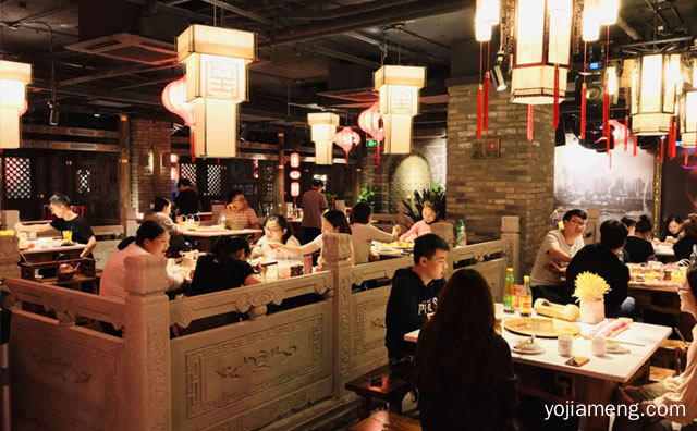 重庆老火锅店加盟店如何快速融入市场，值得了解一下？