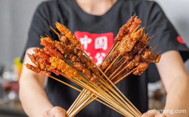 新型油炸串串行业才是更佳选择，别再开炸鸡店了，值得了解一下？