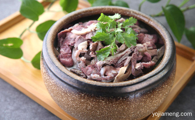 四川乐山一道源远流长的名菜，乐山跷脚牛肉，值得看！