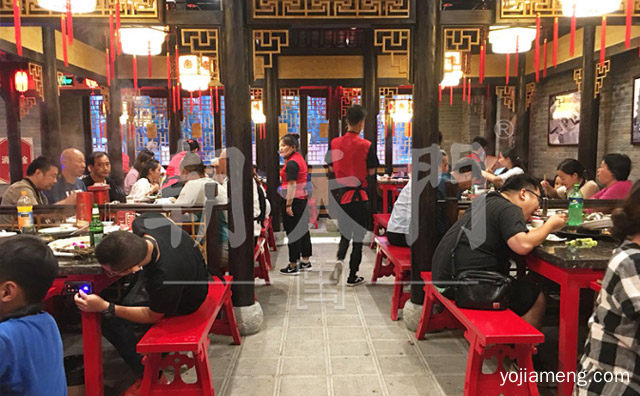 如何降低排队时的顾客流失率，成都火锅连锁加盟店，可以了解一下？