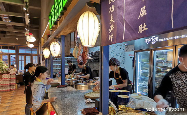 席卷火锅界引爆市井火锅，泥巴小院市井火锅，详细了解一下！