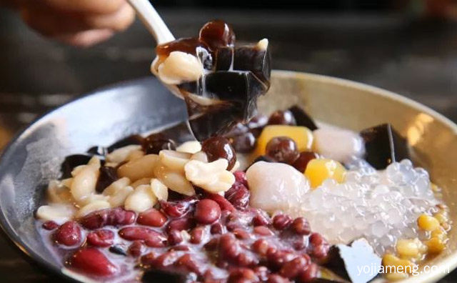 正宗的烧仙草奶茶里面都有什么，可以了解一下哈