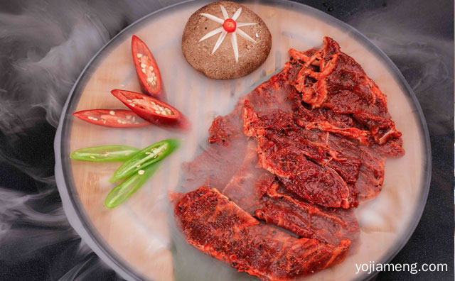一家做牛肉火锅的轻餐厅，肴庄牛肉火锅，可以了解一下？