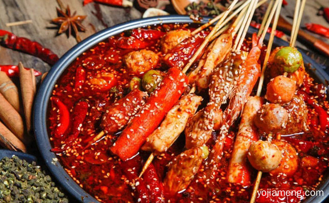 钵钵鸡和冷锅串串有什么区别，详细了解一下！