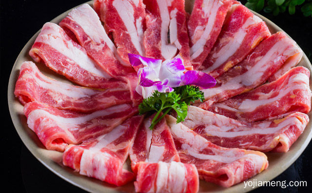 重庆解放碑火锅店推荐，解放碑地道的老火锅，详细看看！