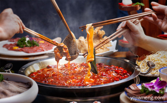 热烈祝贺重庆香老坎火锅同一天成功签约两大加盟店，可以了解一下哈