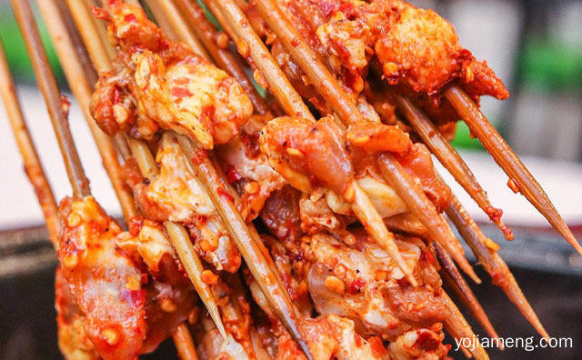 现在加盟串串香店怎么样，详细看看！