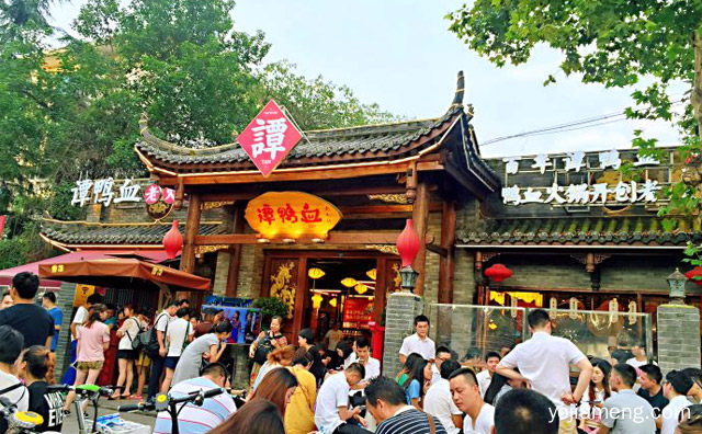 全国有多少店，谭鸭血老火锅赚钱吗，值得了解！