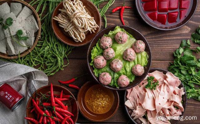 重庆珮姐老火锅好吃吗，值得了解一下？