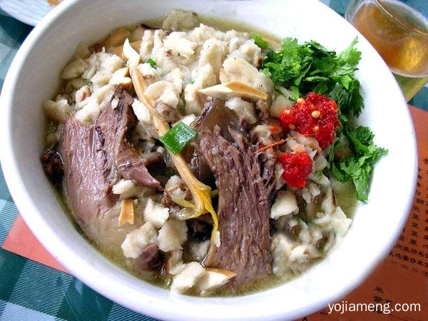 美食成西安新名片，泡馍凉皮受热捧，值得了解！