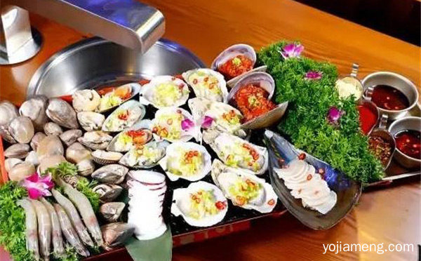 当下很流行的吃法食材的选择性非常灵活，鑫釜山海鲜烧烤加盟，值得了解！