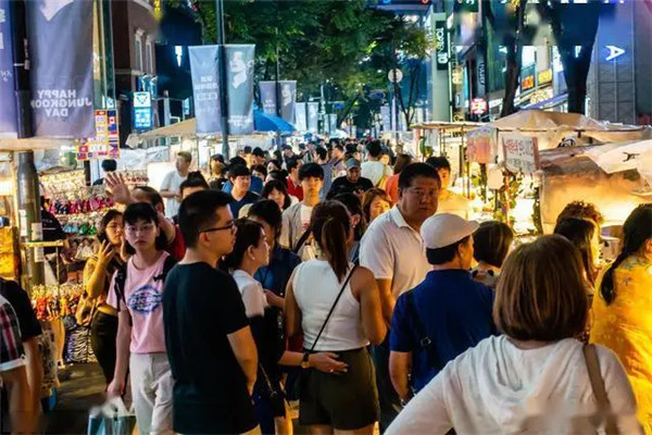街头餐饮再次迎来高光时刻，摆地摊卖什么品类好？