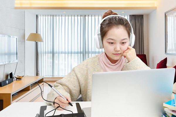 学霸君1对1技术赋能促进优质资源共享