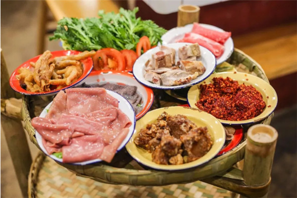 卤味火锅火了，大佬纷纷抢滩