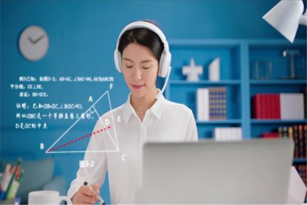 掌门少儿首创课程世界观，打造一个充实又有趣的在线课堂