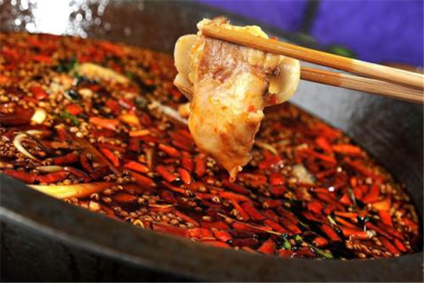 把3家“赔钱店”盘活，月排队2000桌是如何做到的？