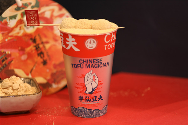一年开300家店的半仙豆夫，饮品甜品化是其制胜法宝