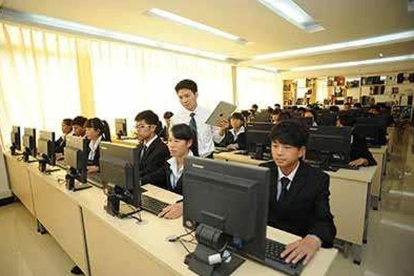 职业教育赛道正处在风口上，各巨头借助政策东风开始享受红利