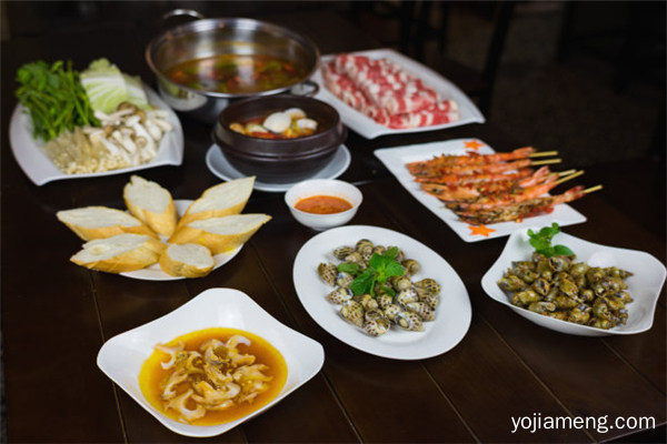 查特熊火锅食材加盟